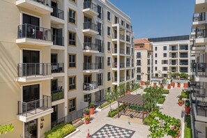 Exterior - La Mer La Cote Bldg 2bdrms and Pool (Dubai)