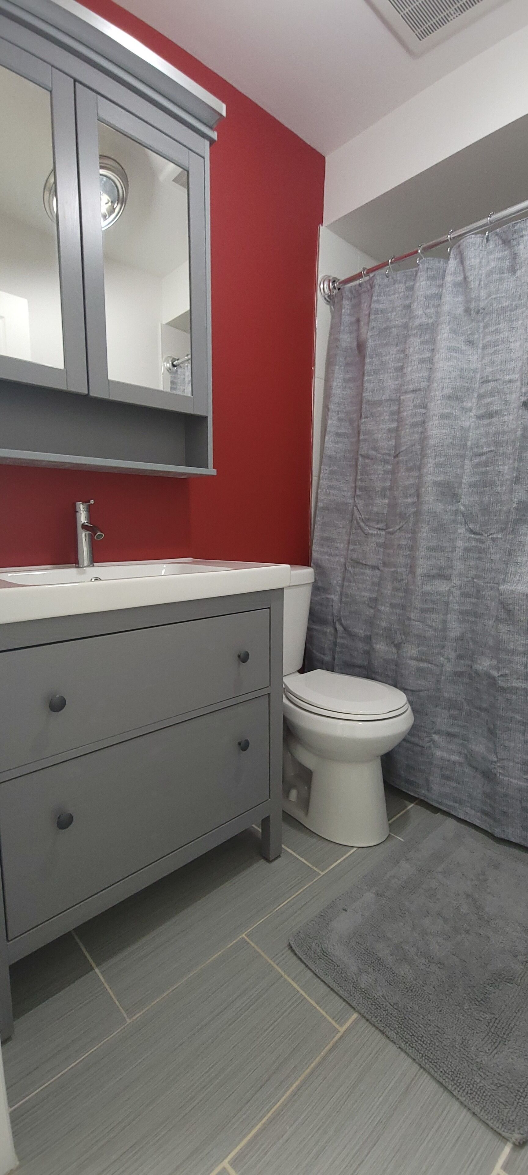 Cozy garden view retreat near Innisfil beach and amenities