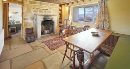 Host & Stay | Lop Hall