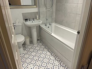Cottage | Bagno | Doccia, asciugacapelli