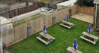Beautiful 3-bed Apartment in Swansea