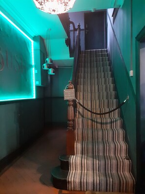 Interior - Beautiful 3-bed Apartment in Swansea (Swansea)