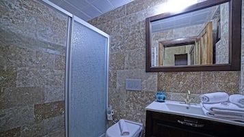 Standard Double Room | Bathroom | Hair dryer, towels