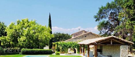 Piscine extérieure, piscine chauffée