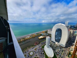 المنطقة المحيطة بالمنشأة