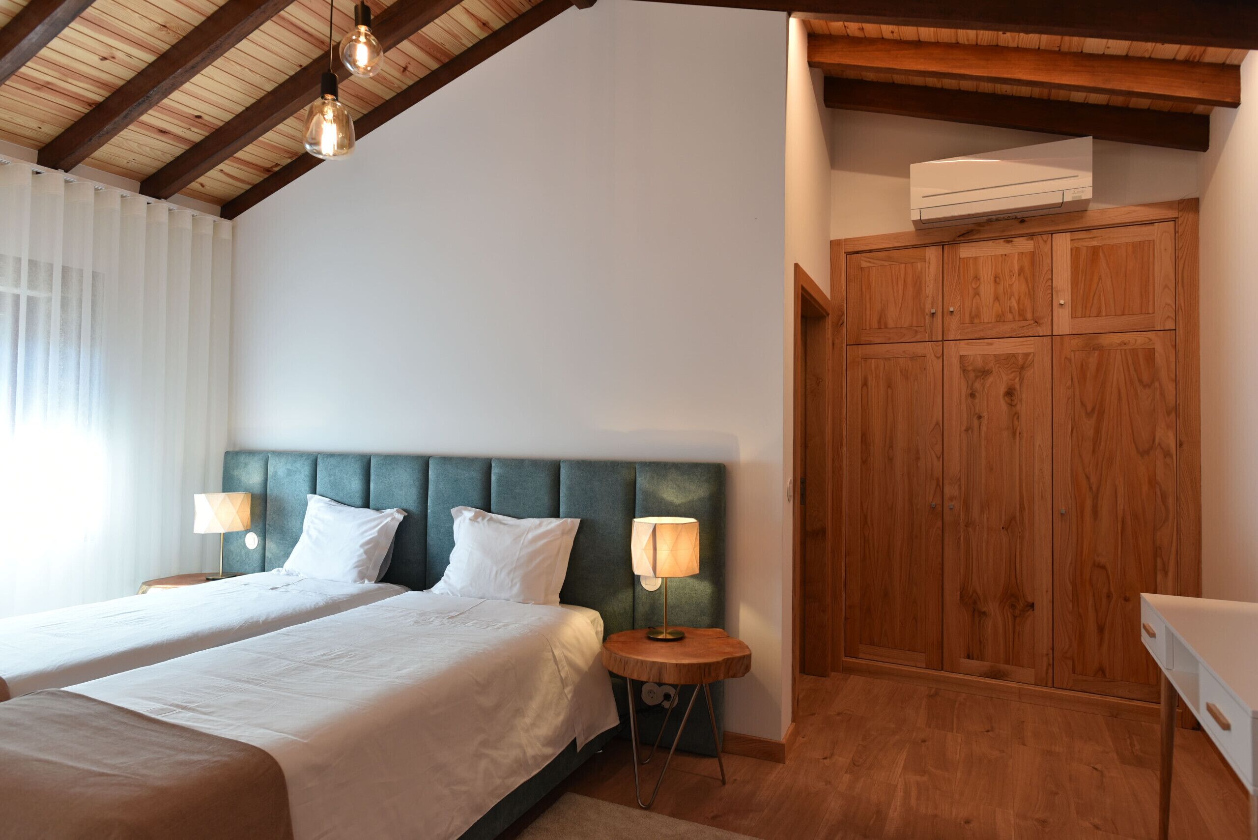 5 bedrooms, free WiFi, bed sheets