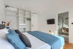 4 Schlafzimmer, Zimmersafe, Schreibtisch, Bügeleisen/Bügelbrett