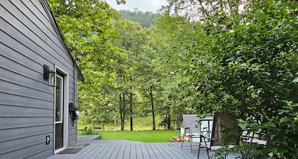 Waterfront Cottage on Big Pine Creek
