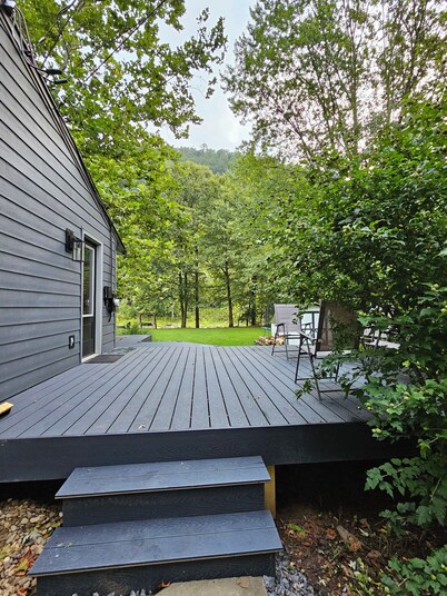 Waterfront Cottage on Big Pine Creek