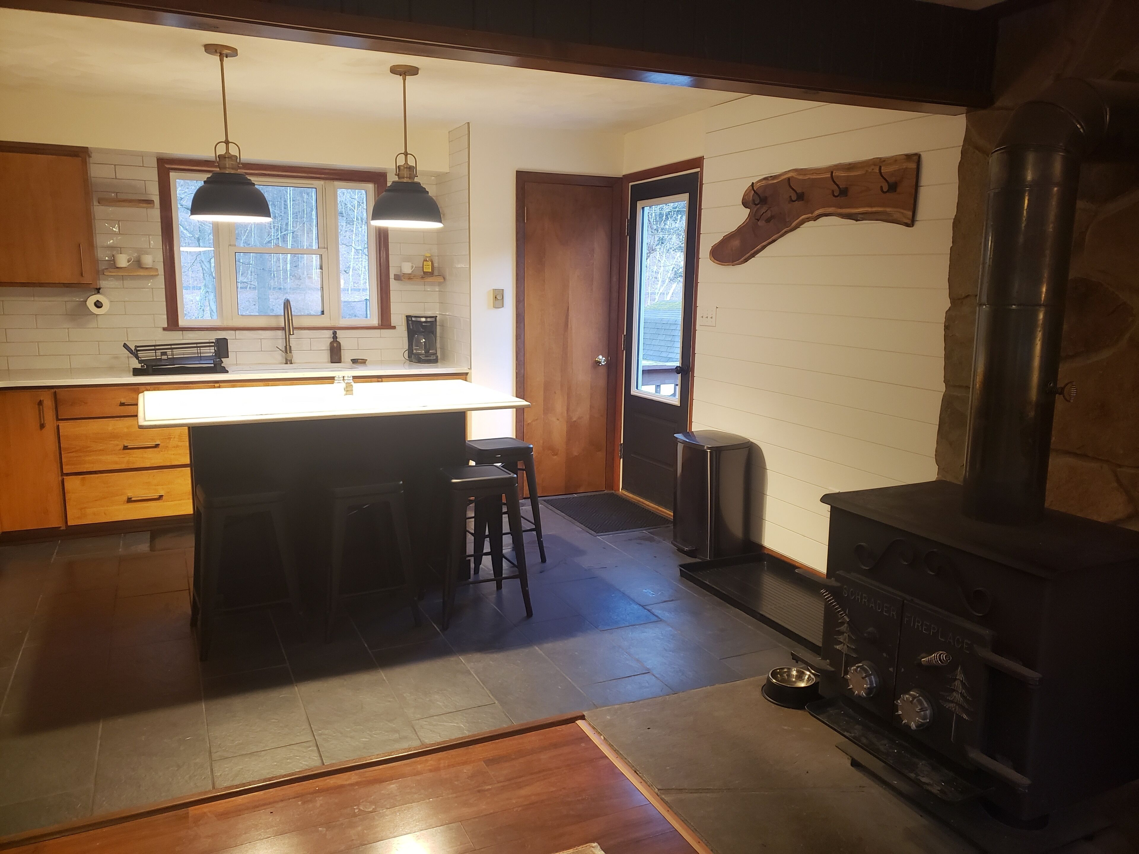 Waterfront Cottage on Big Pine Creek