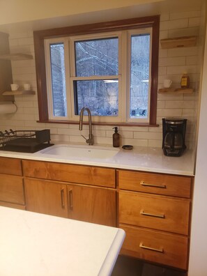 Private kitchen - Waterfront Cottage on Big Pine Creek (Waterville)