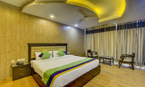 Standard Room | Dilengkapkan perabot secara berasingan, meja, kalis bunyi 