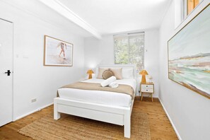 3 habitaciones, escritorio, tabla de planchar con plancha y wifi 