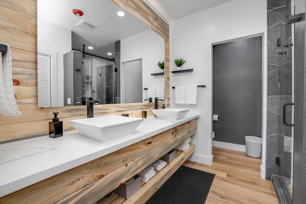 Bathtub, hair dryer, towels