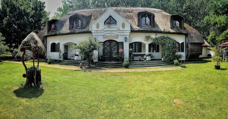 Front of property. Gedeon Tanya-Panzió