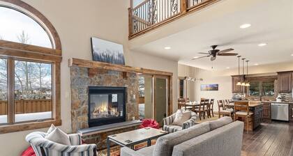 Cherry Drive 4 Bedroom Home by RedAwning