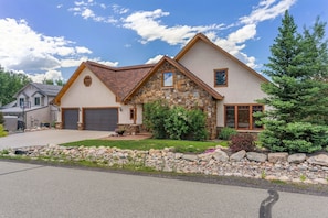 House, 4 Bedrooms | Exterior
