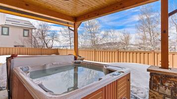 House, 4 Bedrooms | Tab spa terbuka