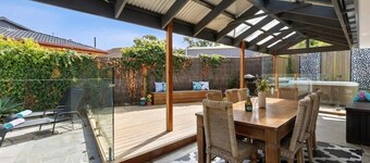 Sunny Daze Haven: SPA and Pool