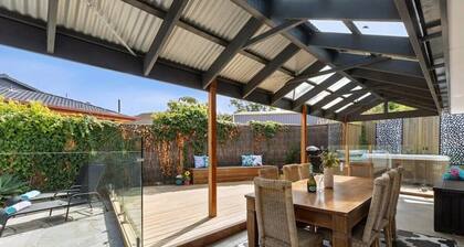 Sunny Daze Haven: SPA and Pool