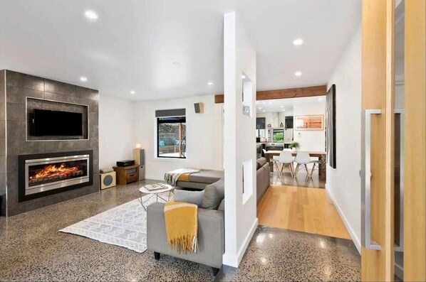 TV, fireplace, offices