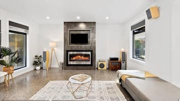 TV, fireplace, offices