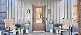 Luxe Lake Barndo w/ 2 King Suites! Hot Tub, Fire Pit, 1/8 mile to boat ramp!