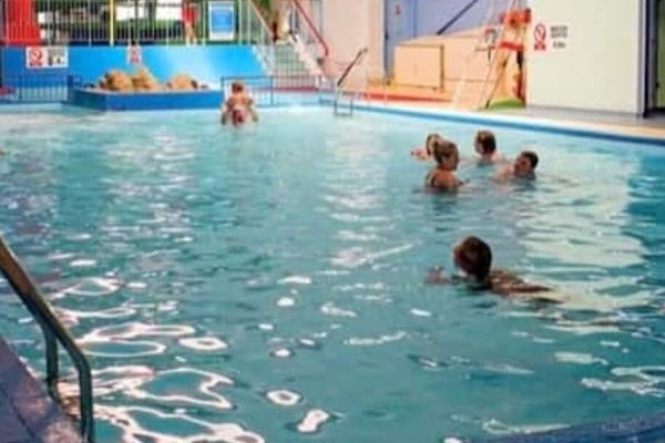 Piscina coberta i piscina climatitzada