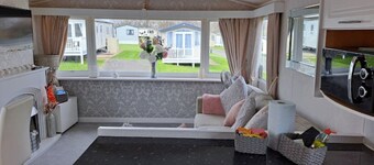 Beautiful 2 Bed Static Caravan, Thorness Bay, Isle of Wight
