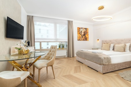 1 habitación, tabla de planchar con plancha, cunas y wifi gratis