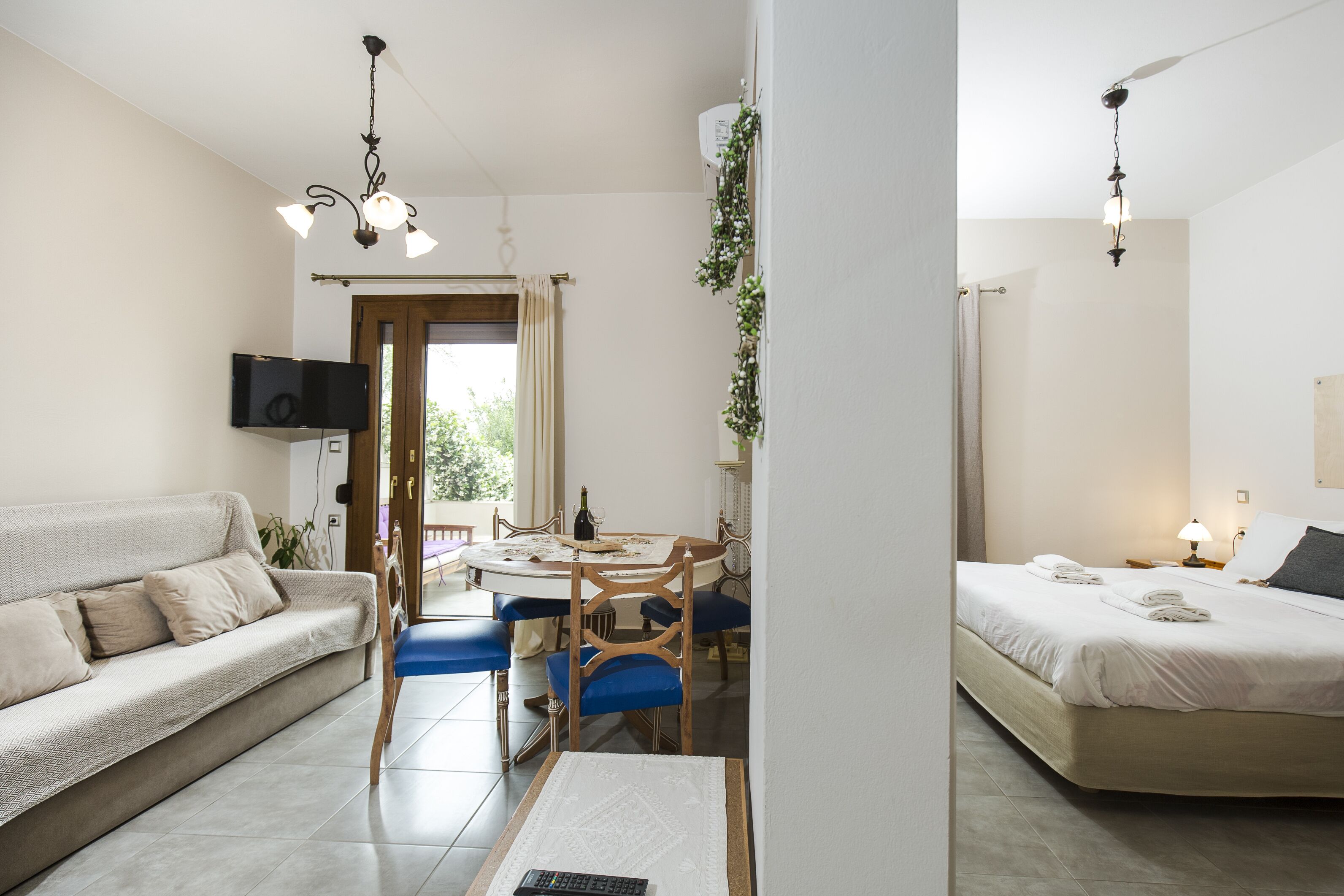 Classic Apartment | Egyptian cotton sheets, premium bedding, individually decorated