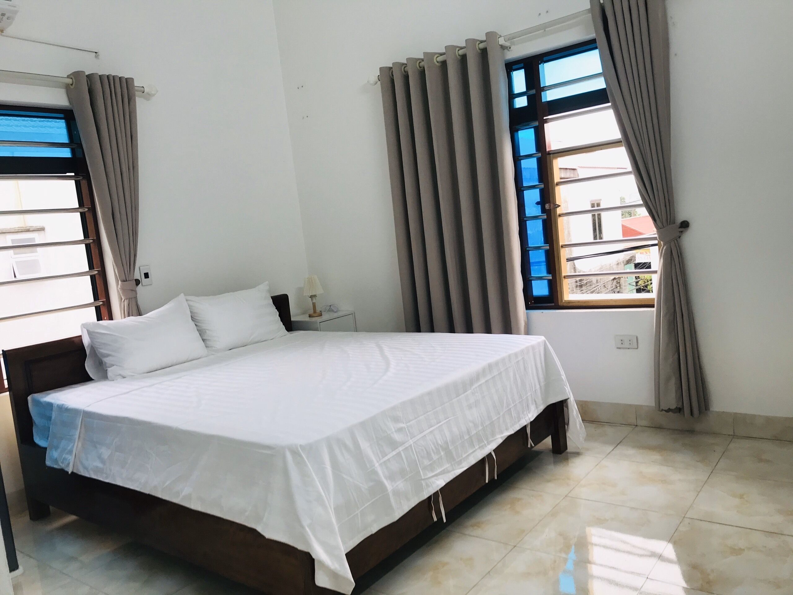 Premium bedding, down comforters, memory foam beds, minibar