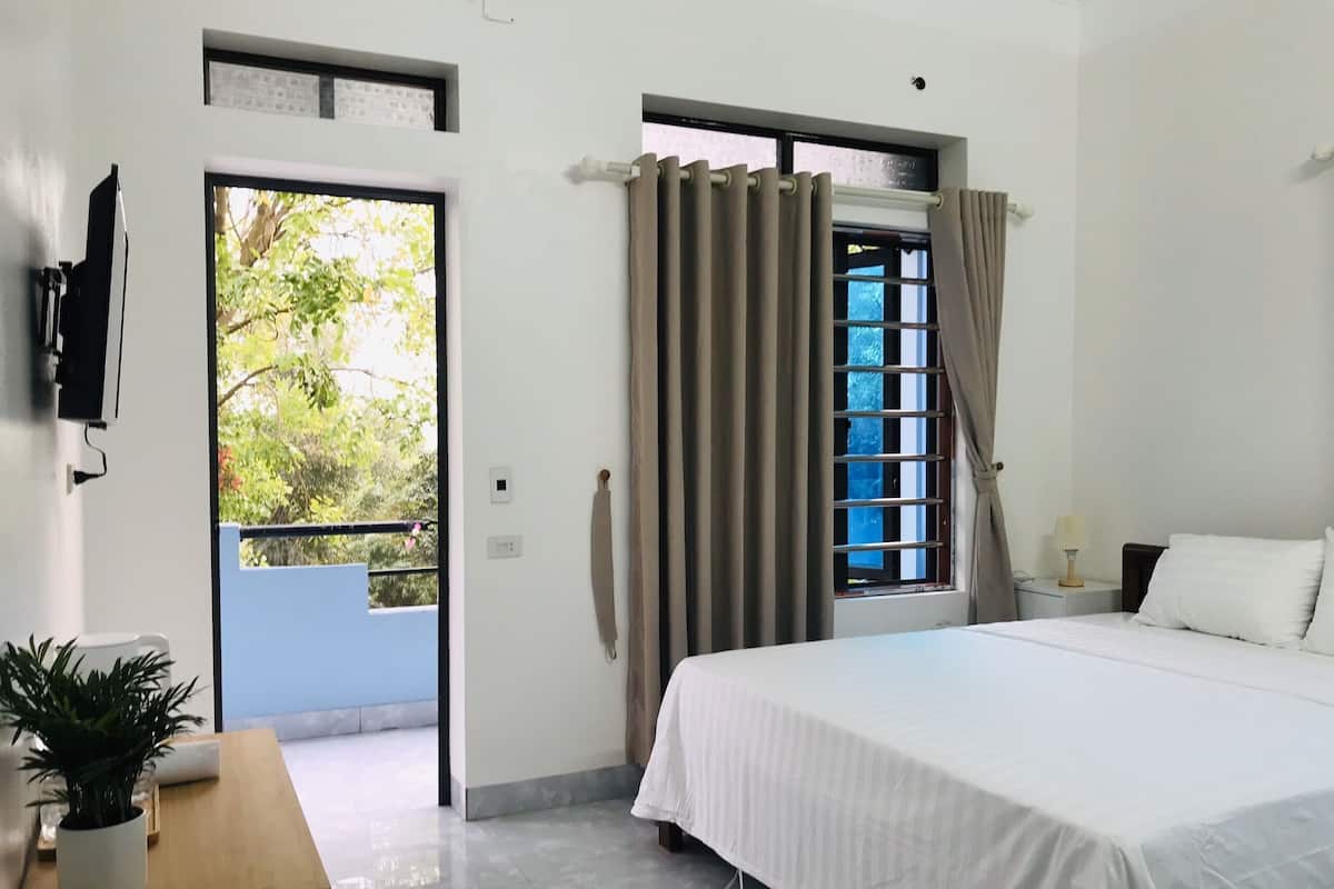 Premium bedding, down comforters, memory foam beds, minibar