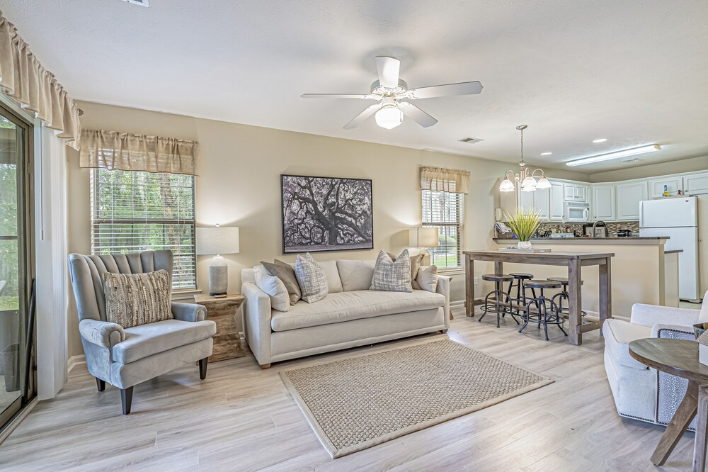 2 Bed 2Bath 1st Floor Golf and Beach Condo