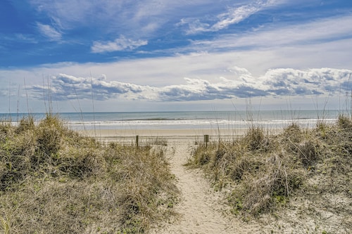 2 Bed 2Bath 1st Floor Golf and Beach Condo