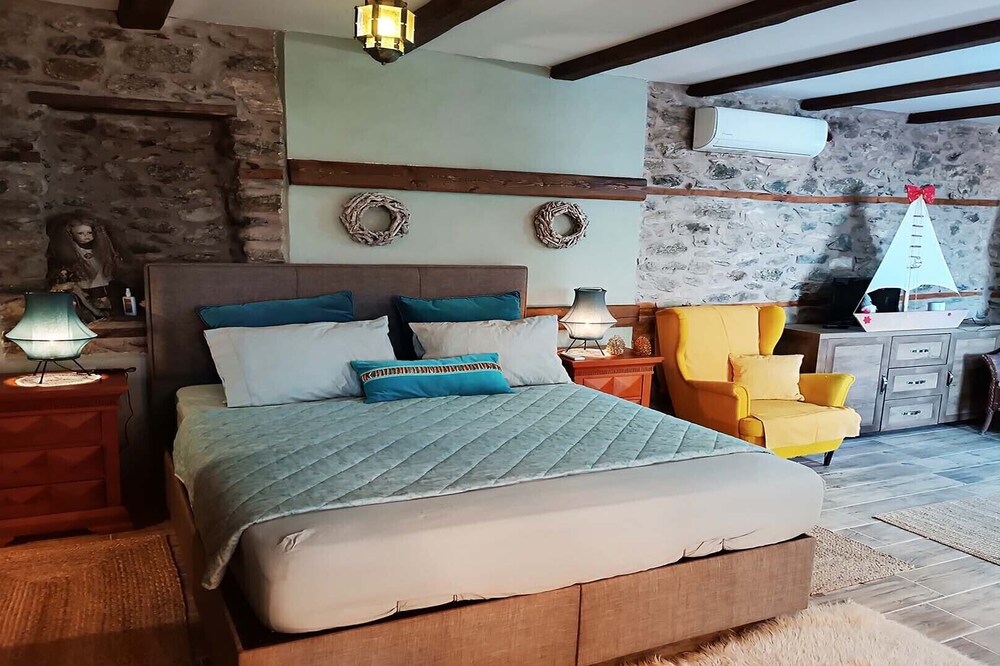Estella Guest House in Villa Anazia