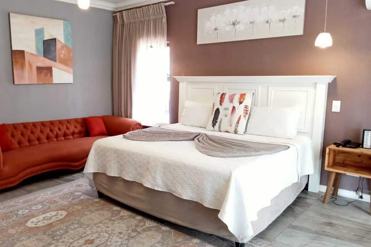Executive Studio | Peti besi dalam bilik, ruang kerja komputer riba
