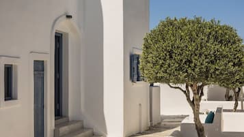 Pintu masuk properti