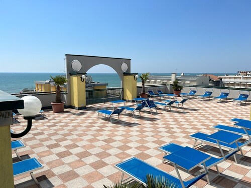 App.Mare V&V res.Colombo with swimmingpool+solarium News - Caorle, Veneto, Italy