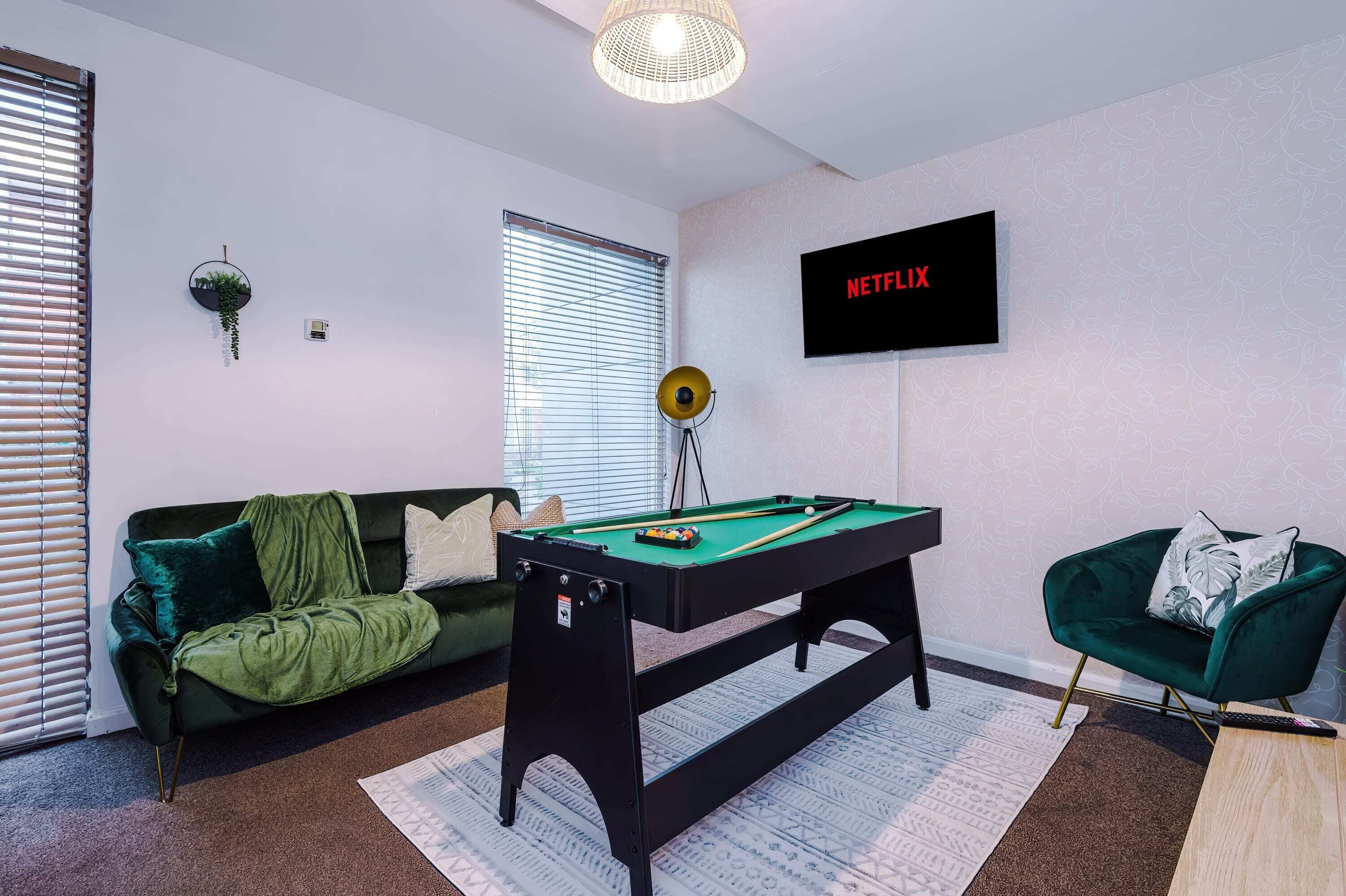 R&R in a Spacious Etihad Townhouse (Secure Parking)