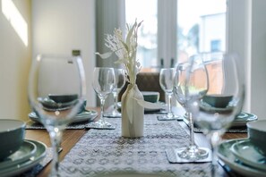 Dining - Spacious 5BR | Etihad & Co-op Live | Free Parking (Manchester)