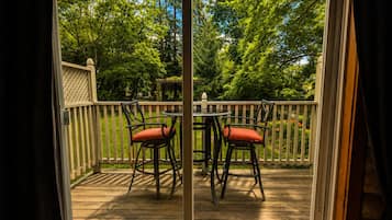 Luxury Room, Garden View | Terrace/patio