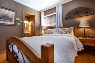 Comfort Single Room | Premium bedding, WiFi (free), individually decorated