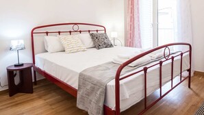 1 habitación, tabla de planchar con plancha y wifi gratis 