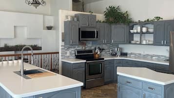 Fridge, microwave, coffee/tea maker, toaster