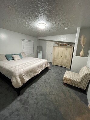 3 bedrooms, desk, travel crib, free WiFi