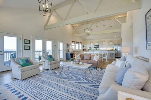 Lakefront NOLA Home w/ Hot Tub & Views!