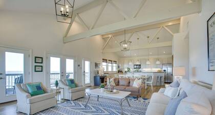 Lakefront NOLA Home w/ Hot Tub & Views!