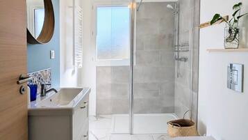 Hair dryer, towels