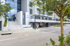 Exterior - Sandton Gate 322 (Sandton)